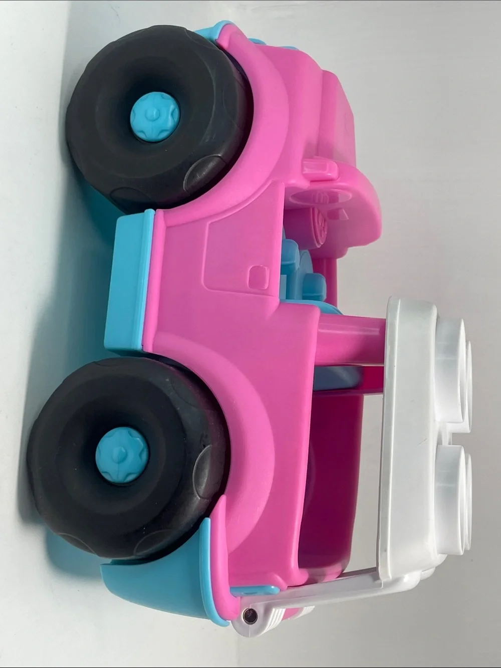 Fisher-Price Little People Pink Adventure Jeep SUV 2010 with 2 figures